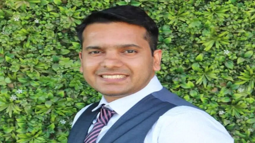 Buy or sell: Sumeet Bagadia recommends three stocks to buy on Monday — April 29