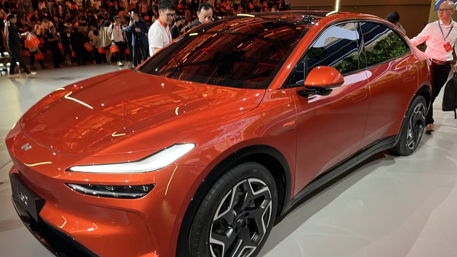 China's Nio introduces a Rival to Tesla Electric Vehicle Model Y