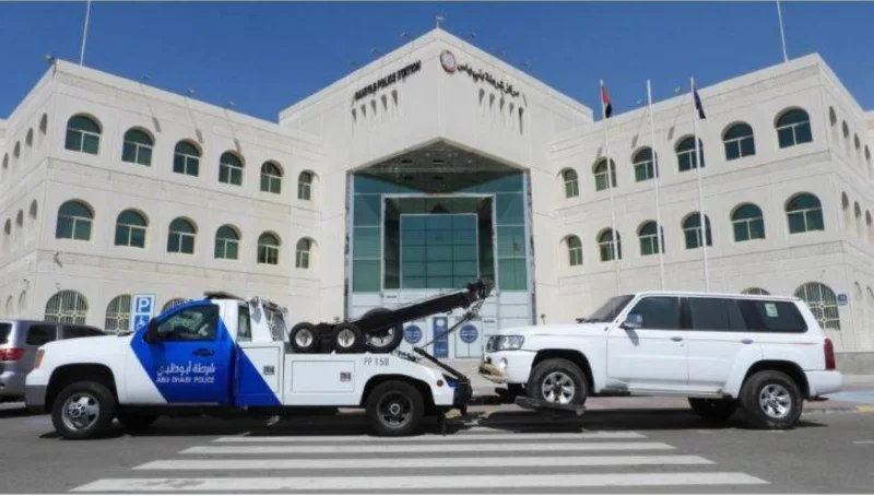 Abu Dhabi Police Stated that Drivers who are Distracted will be Fined Dhs 800