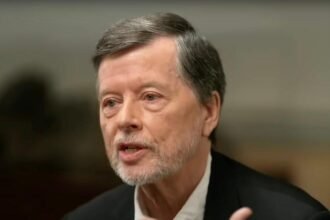 MV5BNzZjZmE1MWItOWUyOS00OTQwLTkwOTMtZjUyNjdjOTVlYzg5XkEyXkFqcGc@. V1