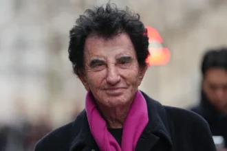 698744481b0000fc196ff070