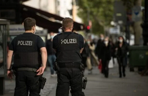 000 8TR6TM 640x400 1