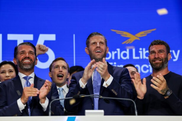 https d1e00ek4ebabms.cloudfront.net production 7e87b932 5381 4d58 a8c2 7c0db820e920